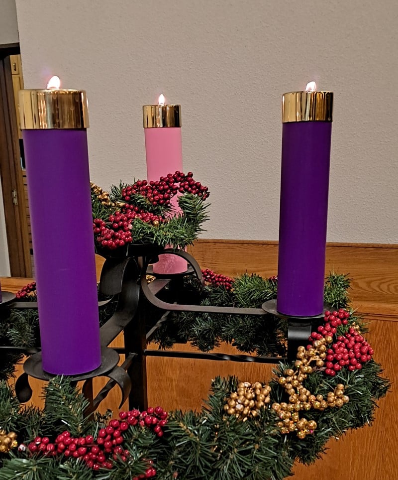 Picture of 3 lit Advent candles