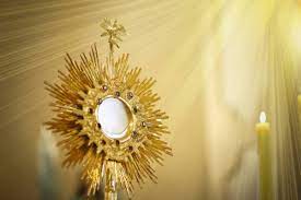 Picture of monstrance with blessed sacrament